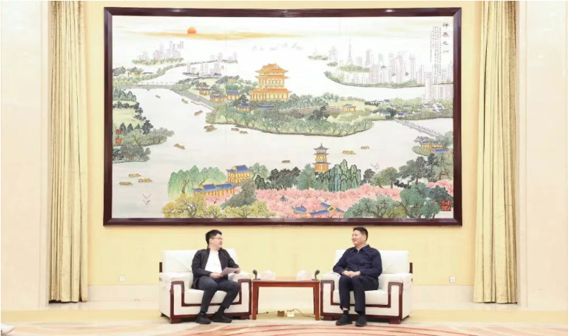 姜冬冬会见全国青联副主席、苏州市青年商会会长、亨通集团有限公司总裁崔巍一行